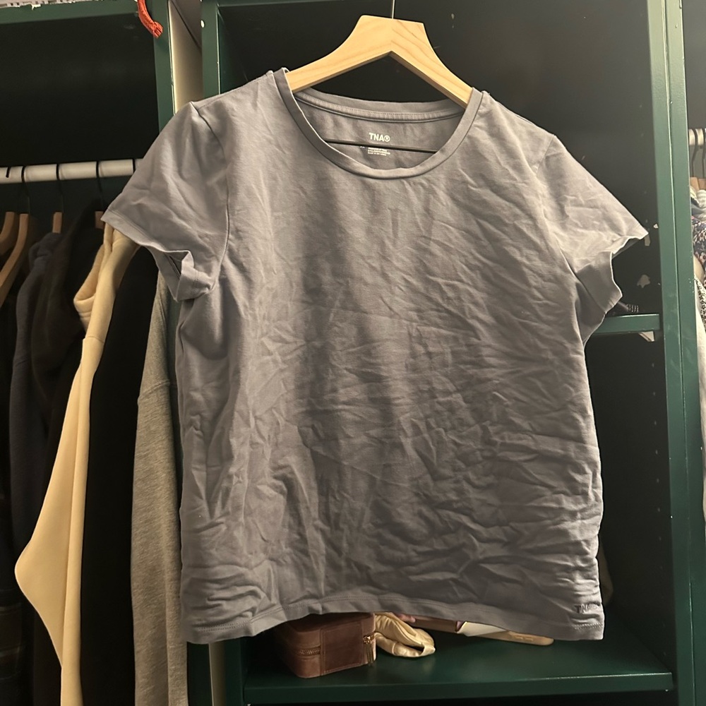 Aritzia t shirt